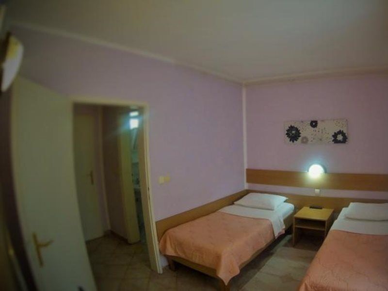 B&B Villa Evandjelina Sremska Kamenica Exterior photo